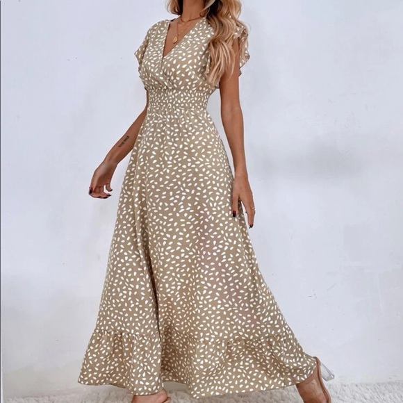 Dots ruffle trim shirred waist maxi dress - Picture 6 of 16